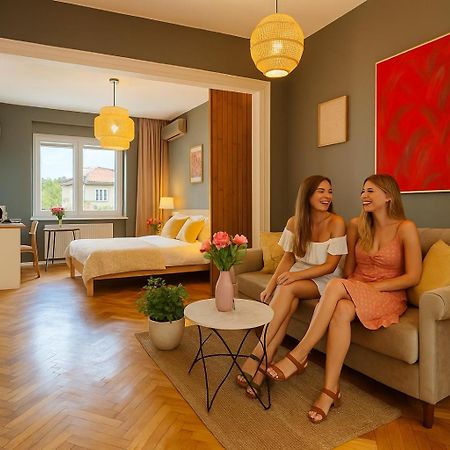 Woodie Studio With Premium Comfort By Piata Unirii بوخارست المظهر الخارجي الصورة